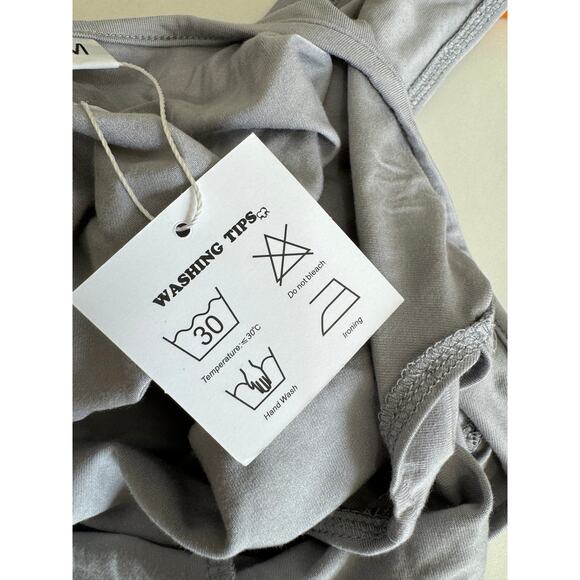 NWT Women's Gray Short Sleeve Bodycon Top Shirt Medium - Picture 8 of 9